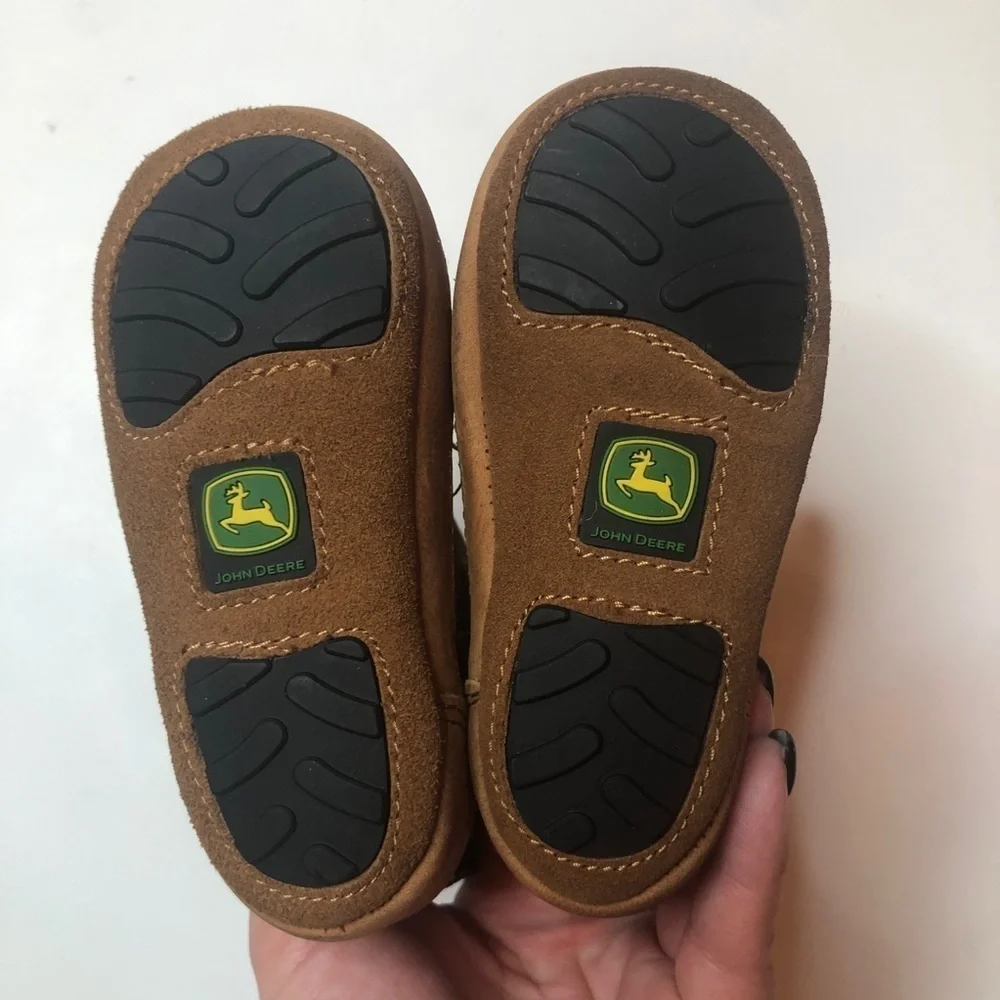 John‎ Deere Crib Booties Camo Size 4 baby